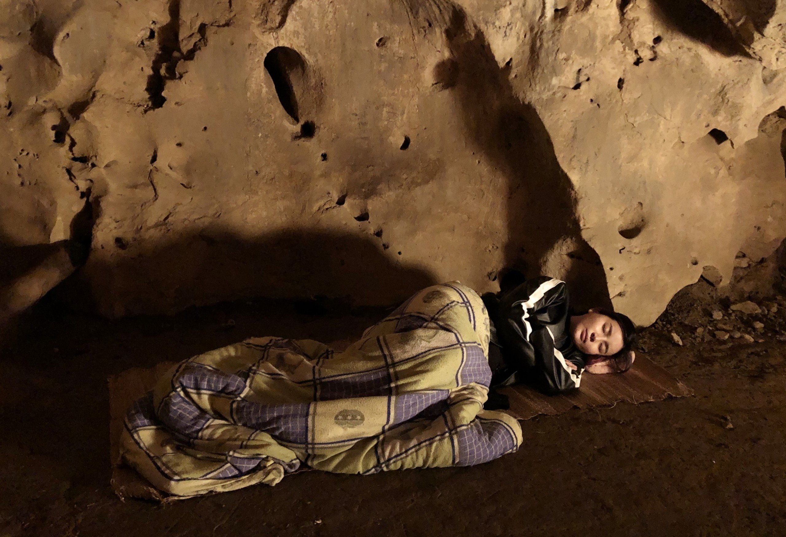 Cao Thái Hà từng bị cảm lạnh khi ngủ ngay trong hang đá dưới thời tiết 4 độ C