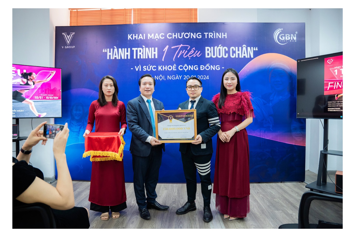 Tổ chức Doanh nhân GBN Việt Nam hân hạnh đồng hành cùng nhà tài trợ Vgroup trong chương trình “ Hành trình 1 triệu bước chân” (Ảnh: NVCC).